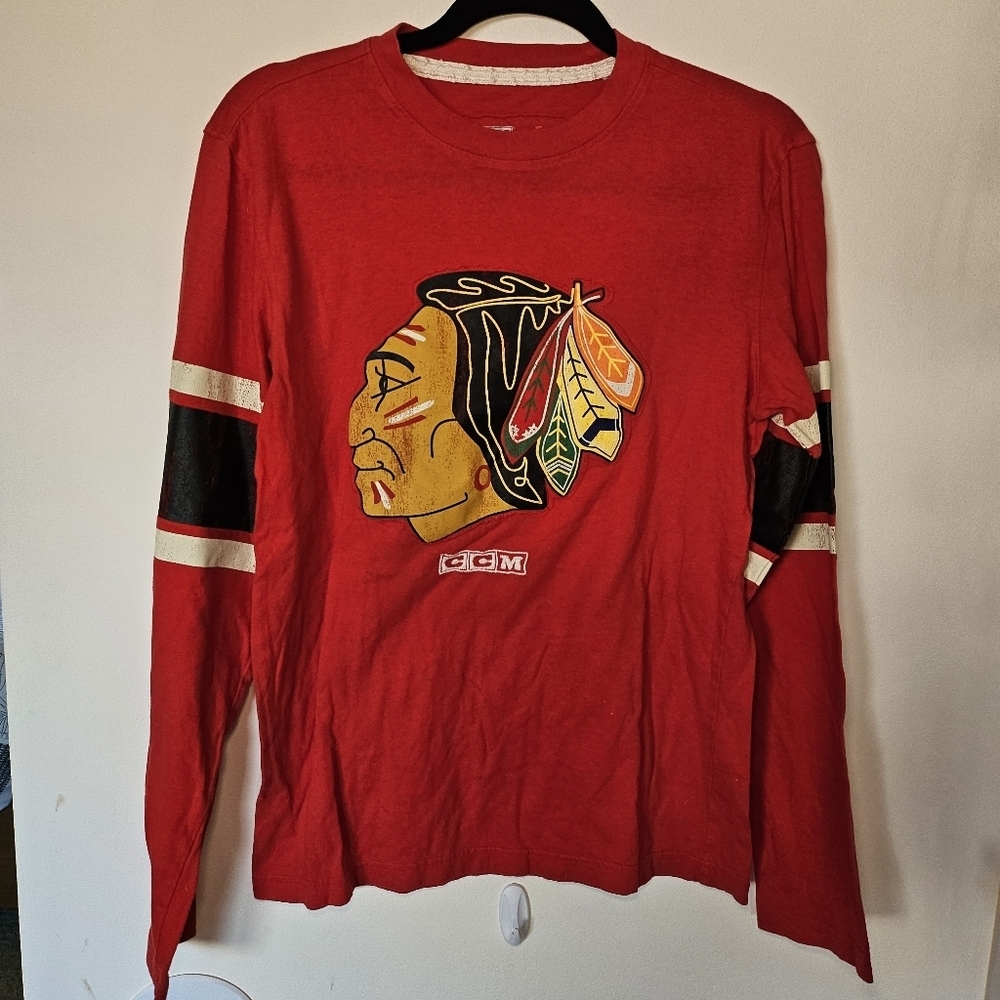 VGUC CCM Chicago Classic Blackhawks Logo Shirt Long Sleeve Mens Small Cotton